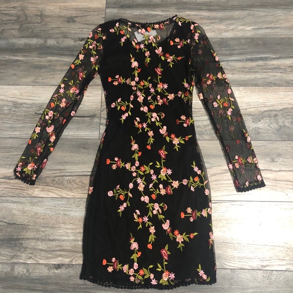 Dress - Picture 2 of 2